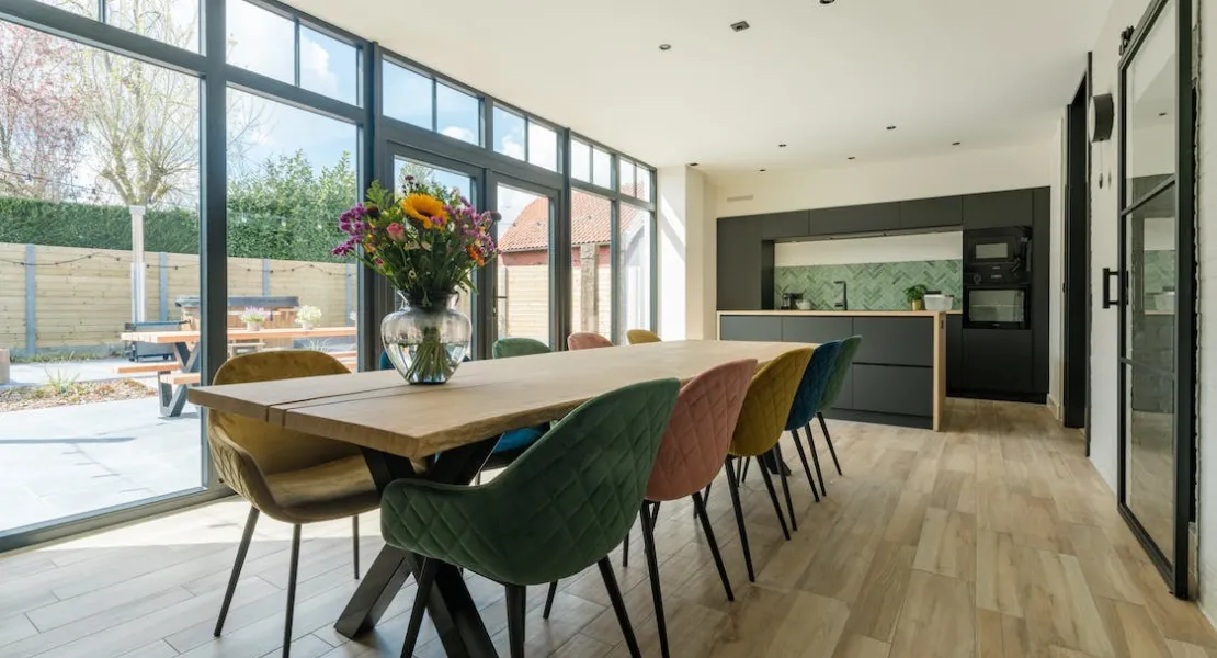 Espacio de un comedor de una casa 