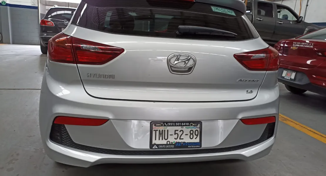 Hyundai_Accent_HB